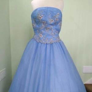Tiffany Designs Periwinkle Blue Quinceañera Sequin Ball Gown Prom Dress Sz 8